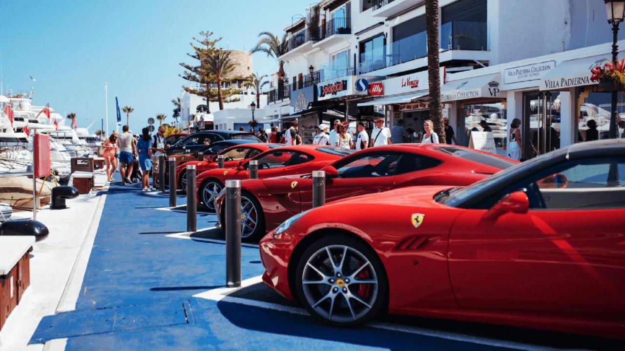 Beachfront Luxury Apartment, Puerto Banus, Marbella Eksteriør billede