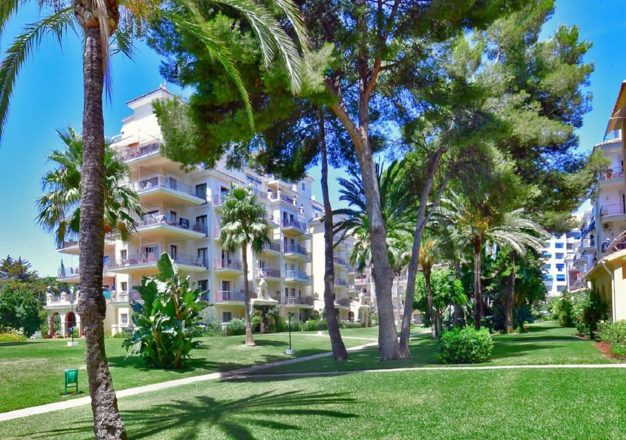 Beachfront Luxury Apartment, Puerto Banus, Marbella Eksteriør billede