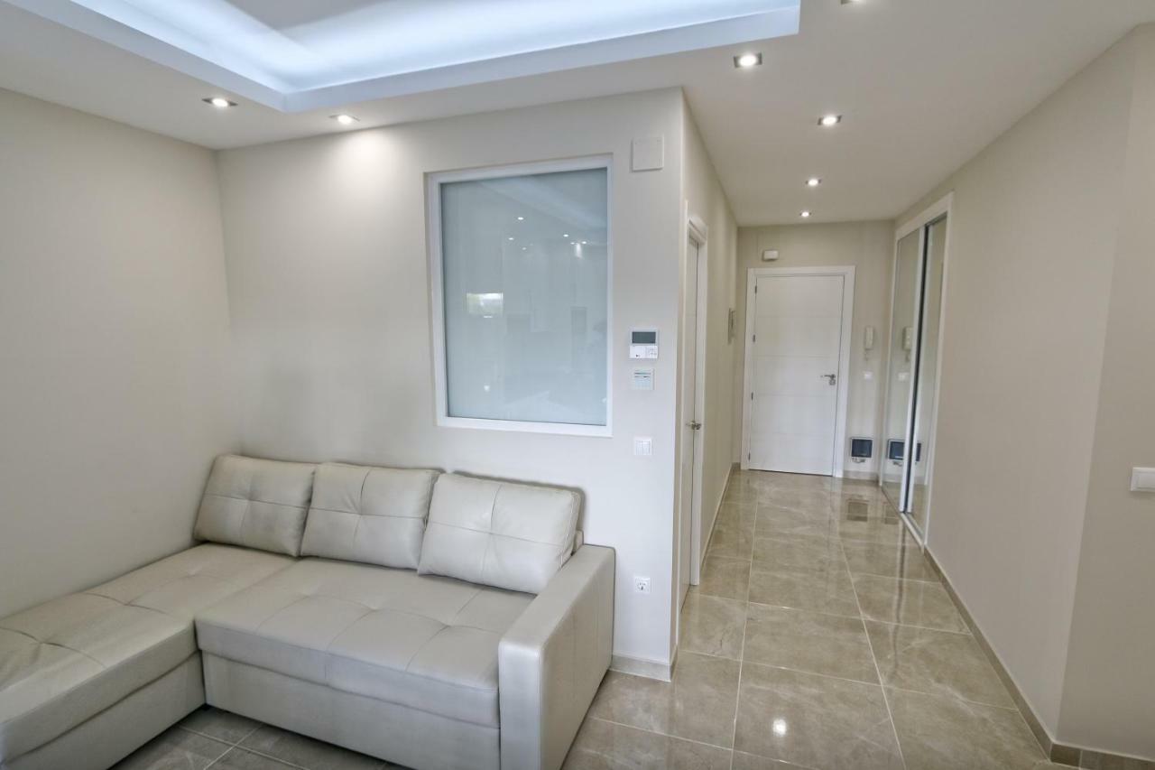 Beachfront Luxury Apartment, Puerto Banus, Marbella Eksteriør billede